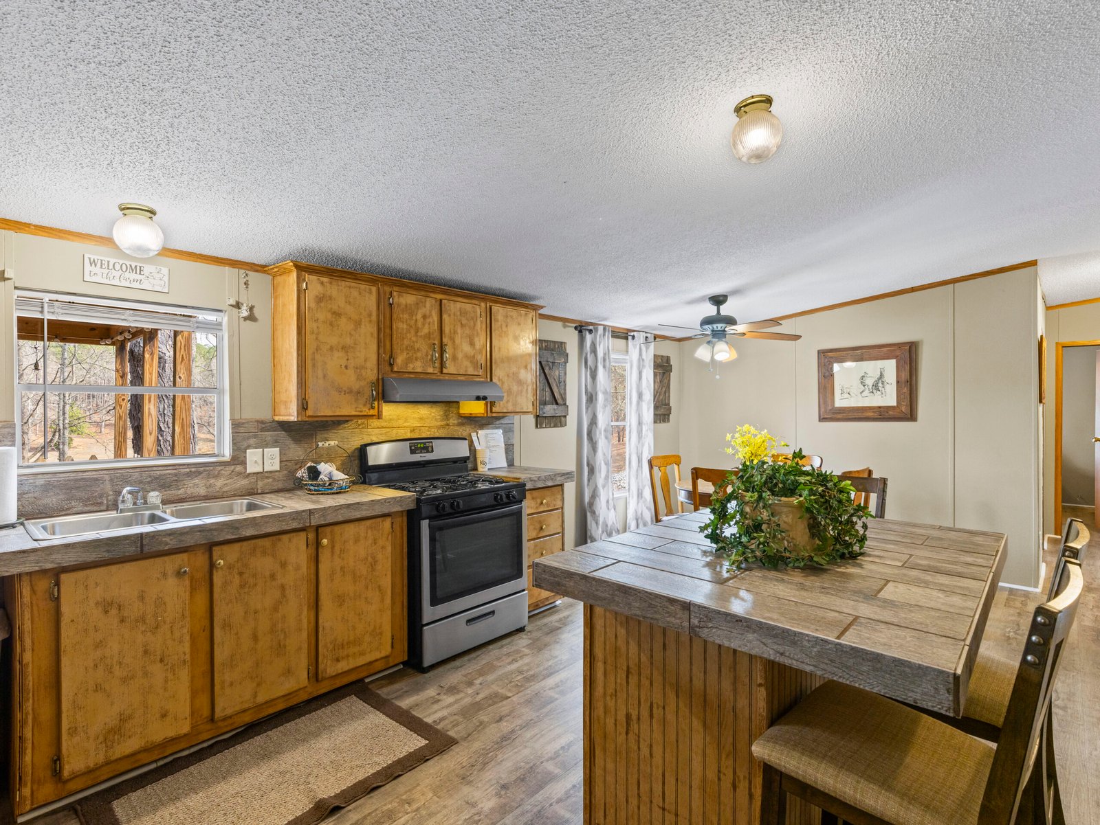 The Ponderosa 2026 - Kitchen