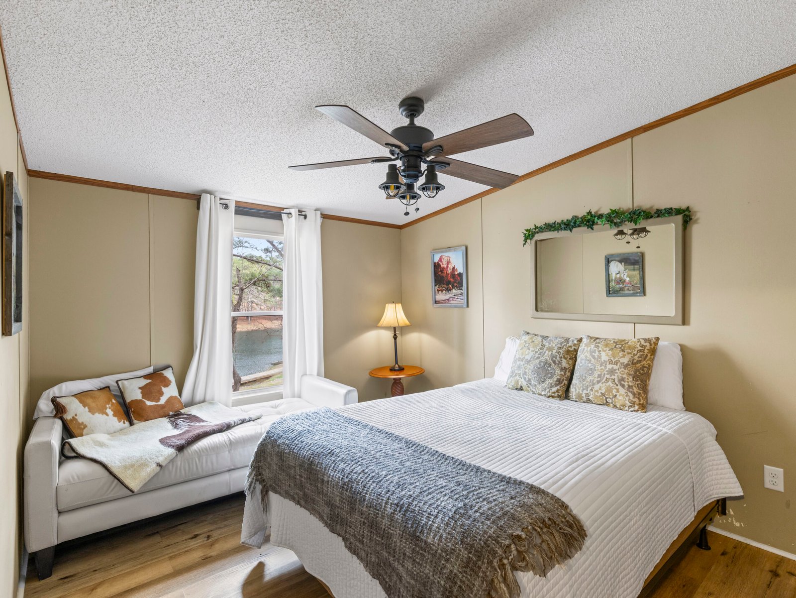 The Ponderosa 2026 - Room